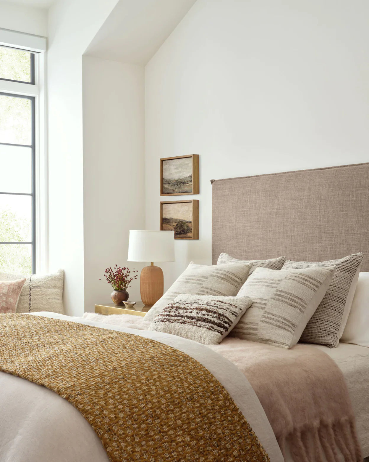 Amber Lewis Jay Pal0026 Ivory / Sand Pillow